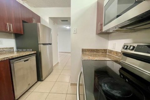 Condominio en venta en Cutler Bay, Florida, 2 dormitorios, 91.04 m2 № 2023561 - foto 12