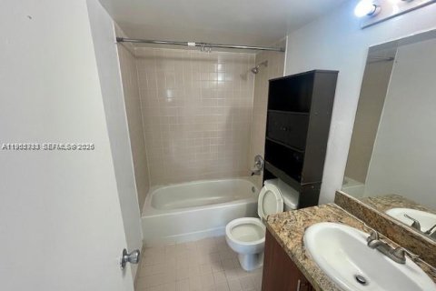 Condominio en venta en Cutler Bay, Florida, 2 dormitorios, 91.04 m2 № 2023561 - foto 5