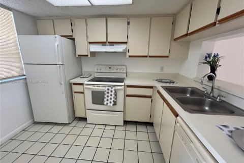 Condominio en venta en Fort Lauderdale, Florida, 2 dormitorios, 86.12 m2 № 2032861 - foto 3