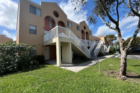 Condominio en venta en Fort Lauderdale, Florida, 2 dormitorios, 86.12 m2 № 2032861 - foto 2