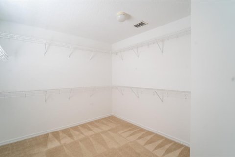 House in Orlando, Florida 4 bedrooms, 198.81 sq.m. № 2212160 - photo 24