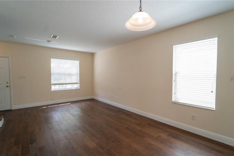 House in Orlando, Florida 4 bedrooms, 198.81 sq.m. № 2212160 - photo 11