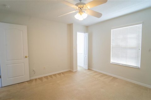 House in Orlando, Florida 4 bedrooms, 198.81 sq.m. № 2212160 - photo 16