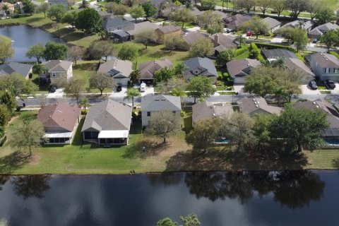 House in Orlando, Florida 4 bedrooms, 198.81 sq.m. № 2212160 - photo 2