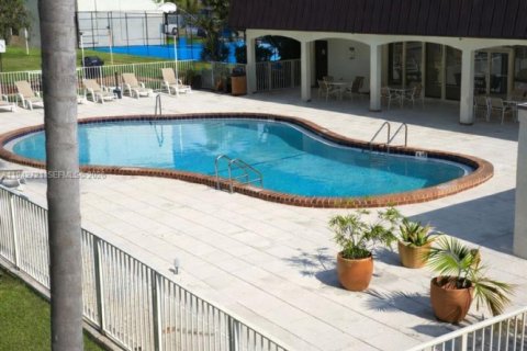 Copropriété à louer à Dania Beach, Floride: 1 chambre, 71.35 m2 № 1999215 - photo 12