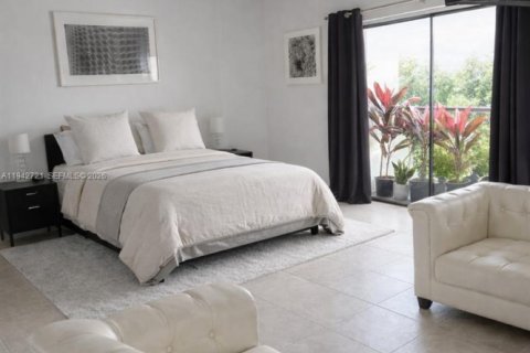 Copropriété à louer à Dania Beach, Floride: 1 chambre, 71.35 m2 № 1999215 - photo 4