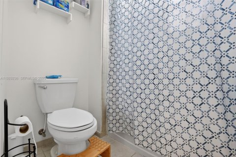 Casa en venta en Homestead, Florida, 4 dormitorios, 241.36 m2 № 1988748 - foto 24