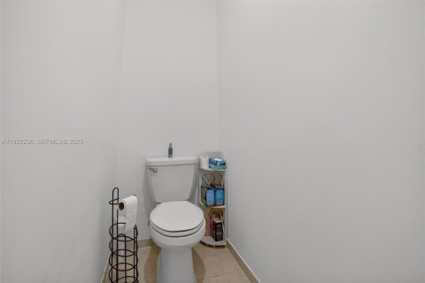 Casa en venta en Homestead, Florida, 4 dormitorios, 241.36 m2 № 1988748 - foto 21