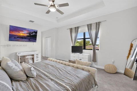 Casa en venta en Homestead, Florida, 4 dormitorios, 241.36 m2 № 1988748 - foto 18