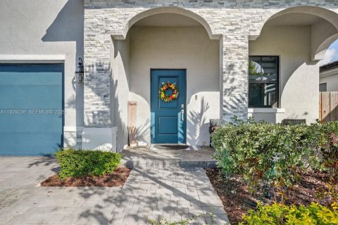 Casa en venta en Homestead, Florida, 4 dormitorios, 241.36 m2 № 1988748 - foto 4