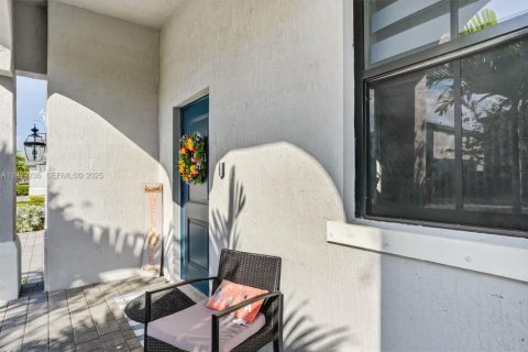 Casa en venta en Homestead, Florida, 4 dormitorios, 241.36 m2 № 1988748 - foto 5