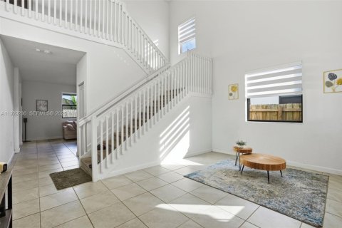 Casa en venta en Homestead, Florida, 4 dormitorios, 241.36 m2 № 1988748 - foto 7