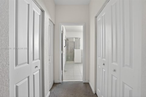 Casa en venta en Homestead, Florida, 4 dormitorios, 241.36 m2 № 1988748 - foto 19