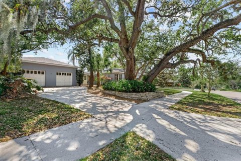Casa en venta en Clearwater, Florida, 4 dormitorios, 183.95 m2 № 1550831 - foto 2