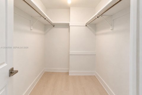Condominio en alquiler en Hallandale Beach, Florida, 1 dormitorio, 75.9 m2 № 2087296 - foto 10