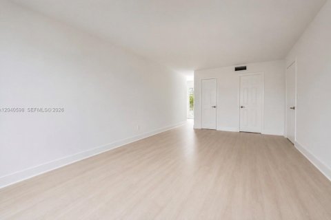 Condominio en alquiler en Hallandale Beach, Florida, 1 dormitorio, 75.9 m2 № 2087296 - foto 9