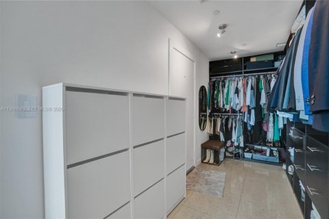 Condominio en venta en Miami, Florida, 1 dormitorio, 87.14 m2 № 2029930 - foto 21