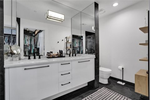 Condominio en venta en Miami, Florida, 1 dormitorio, 87.14 m2 № 2029930 - foto 22