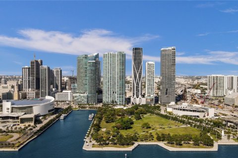 Condominio en venta en Miami, Florida, 1 dormitorio, 87.14 m2 № 2029930 - foto 9