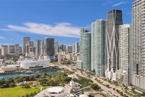 Condominio en venta en Miami, Florida, 1 dormitorio, 87.14 m2 № 2029930 - foto 13
