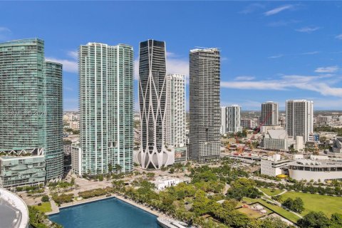 Condominio en venta en Miami, Florida, 1 dormitorio, 87.14 m2 № 2029930 - foto 16