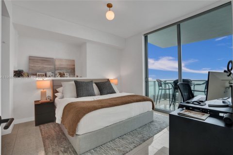 Condominio en venta en Miami, Florida, 1 dormitorio, 87.14 m2 № 2029930 - foto 3