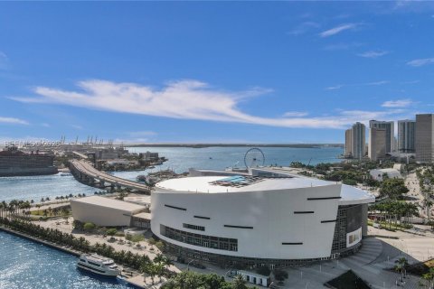 Condominio en venta en Miami, Florida, 1 dormitorio, 87.14 m2 № 2029930 - foto 15