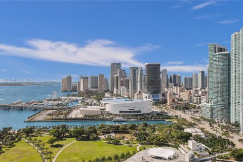 Condominio en venta en Miami, Florida, 1 dormitorio, 87.14 m2 № 2029930 - foto 14