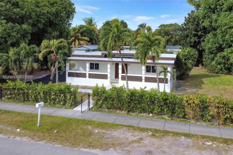 Casa en Miami, Florida 3 dormitorios, 103.12 m2 № 1977164