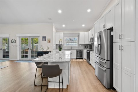 Casa en venta en Miami, Florida, 3 dormitorios, 141.4 m2 № 2028196 - foto 7