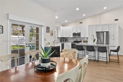 Casa en venta en Miami, Florida, 3 dormitorios, 141.4 m2 № 2028196 - foto 17