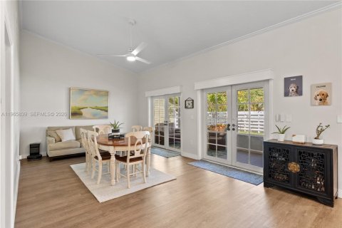 Casa en venta en Miami, Florida, 3 dormitorios, 141.4 m2 № 2028196 - foto 12
