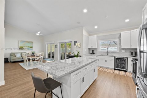 Casa en venta en Miami, Florida, 3 dormitorios, 141.4 m2 № 2028196 - foto 8