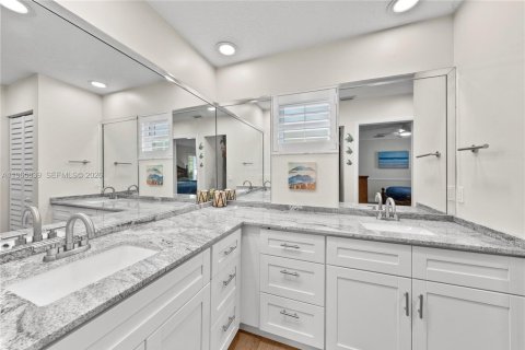 Casa en venta en Miami, Florida, 3 dormitorios, 141.4 m2 № 2028196 - foto 22