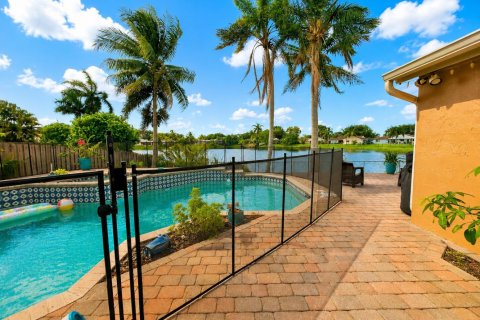 Villa ou maison à louer à Cooper City, Floride: 3 chambres, 182.55 m2 № 2169149 - photo 8