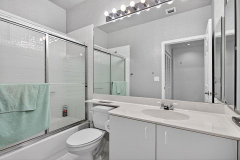 Купить кондоминиум в Тамарак, Флорида 1 комната, 112.88м2, № 2188003 - фото 16