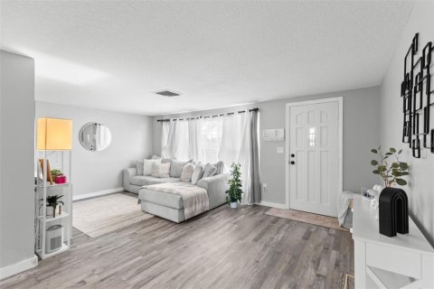 House in Hudson, Florida 2 bedrooms, 110.37 sq.m. № 1816208 - photo 6