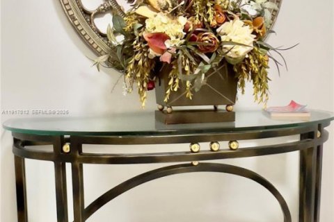 Condo in Naples, Florida, 2 bedrooms  № 2054363 - photo 6