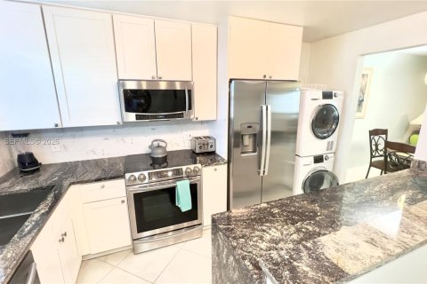 Condo in Naples, Florida, 2 bedrooms  № 2054363