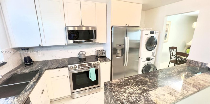 Condo in Naples, Florida, 2 bedrooms  № 2054363