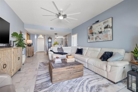 Condo in Dunedin, Florida, 3 bedrooms  № 1601879 - photo 16