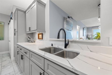 Condo in Dunedin, Florida, 3 bedrooms  № 1601879 - photo 6