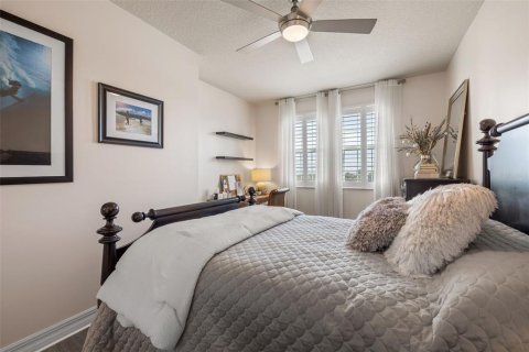 Condo in Dunedin, Florida, 3 bedrooms  № 1601879 - photo 27