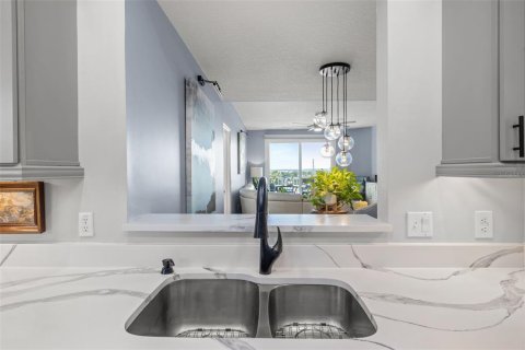 Condo in Dunedin, Florida, 3 bedrooms  № 1601879 - photo 7