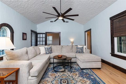 Villa ou maison à vendre à Tampa, Floride: 3 chambres, 212.84 m2 № 1885729 - photo 11