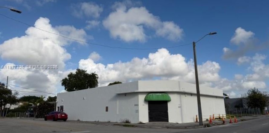 Propiedad comercial en Miami, Florida № 2075089