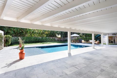 House in Pinecrest, Florida 4 bedrooms, 171.4 sq.m. № 2414748 - photo 18