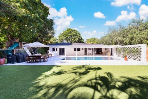 House in Pinecrest, Florida 4 bedrooms, 171.4 sq.m. № 2414748 - photo 21