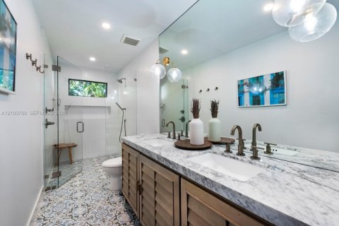 House in Pinecrest, Florida 4 bedrooms, 171.4 sq.m. № 2414748 - photo 29
