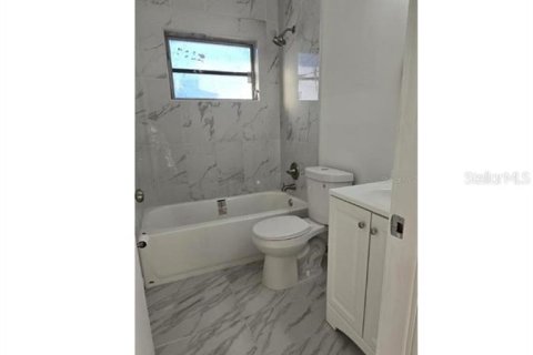 Villa ou maison à louer à Venice, Floride: 2 chambres, 86.96 m2 № 2143442 - photo 5
